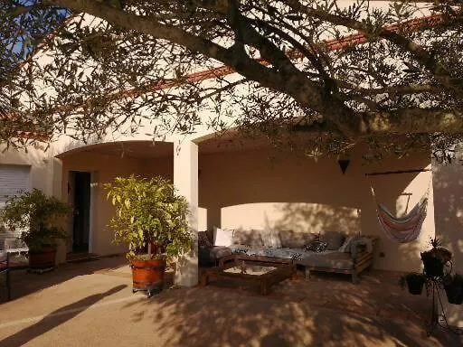 Domaine De Cayre Bed and Breakfast Mervilla