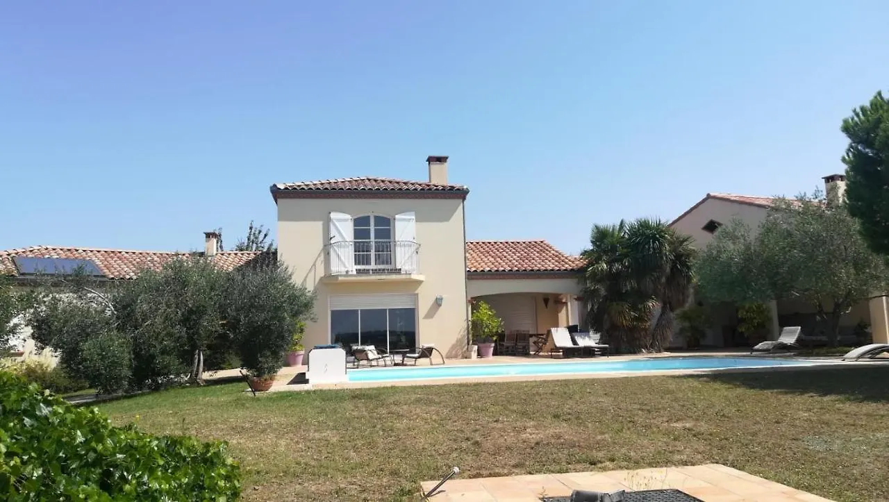 Domaine De Cayre Bed and Breakfast Mervilla
