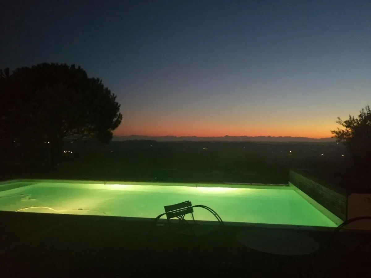 Domaine De Cayre Bed and Breakfast Mervilla