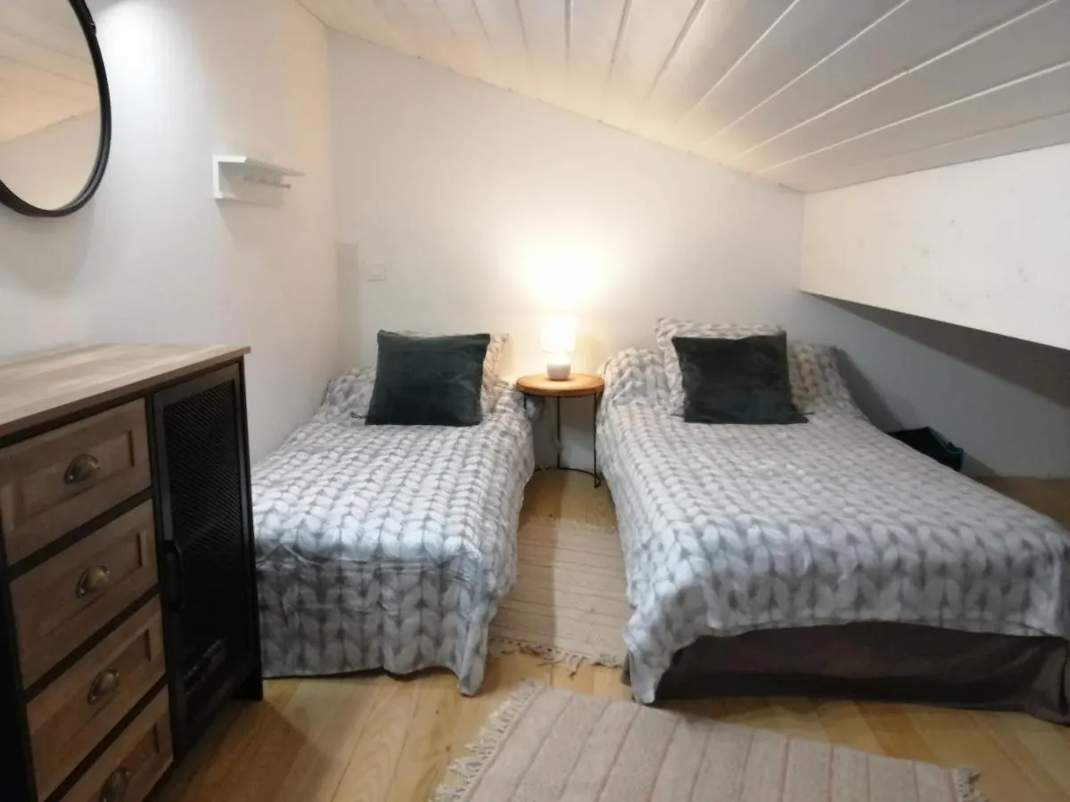 Domaine De Cayre Bed and Breakfast Mervilla Bed & Breakfast